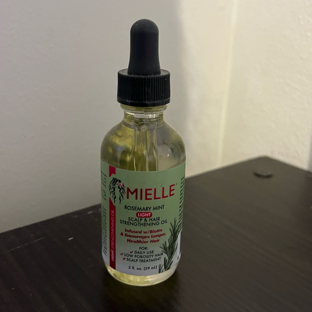 Mielle Light Scalp and Hair Strengthening Oil